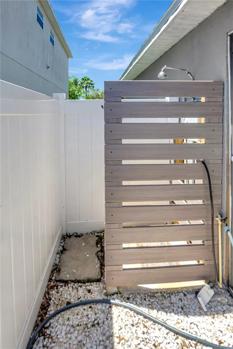 2239 ROANOKE SPRINGS DRIVE Ruskin, FL 33570