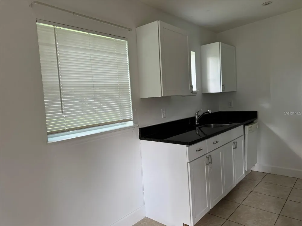 2416 S MAYER AVENUE #6 Orlando, FL 32806