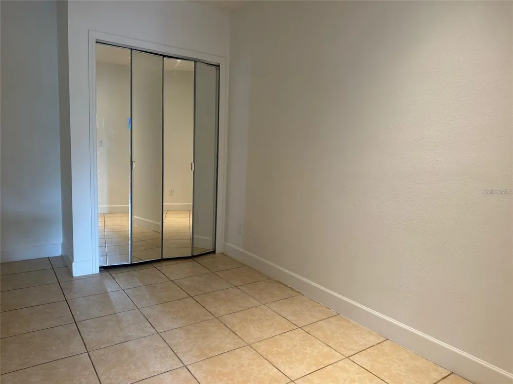 2416 S MAYER AVENUE #6 Orlando, FL 32806