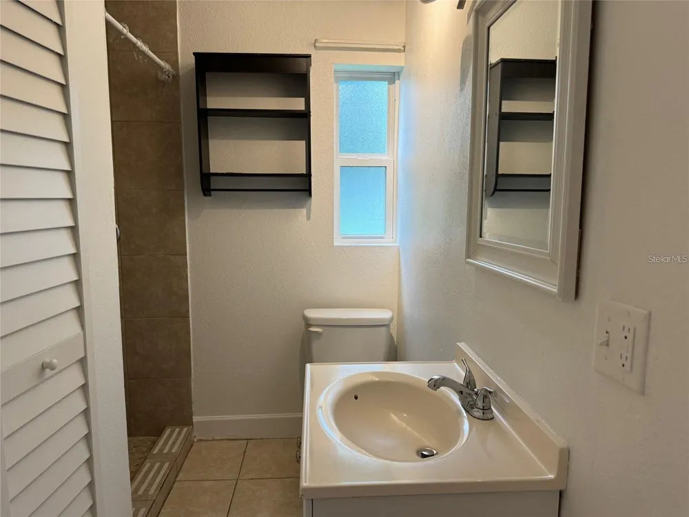 2416 S MAYER AVENUE #6 Orlando, FL 32806