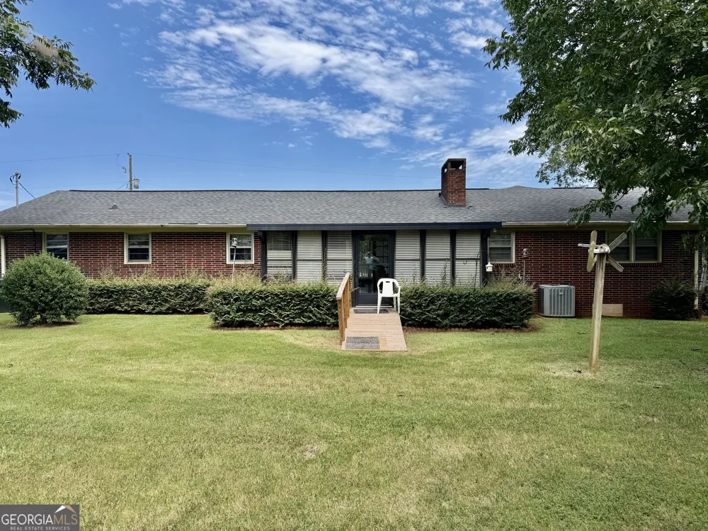 95 Race ST Hartwell, GA 30643