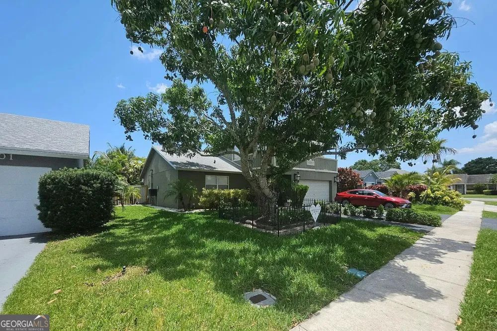 2003 SW 86th AVE North Lauderdale, FL 33068