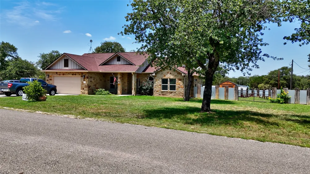 710 Panorama Drive Buchanan Dam, TX 78609