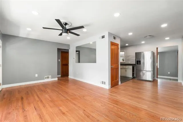 886 Kingston Street Aurora, CO 80010
