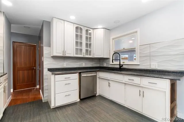 886 Kingston Street Aurora, CO 80010