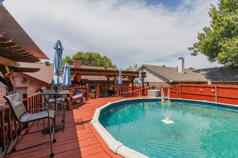 6912 Lyndale Drive