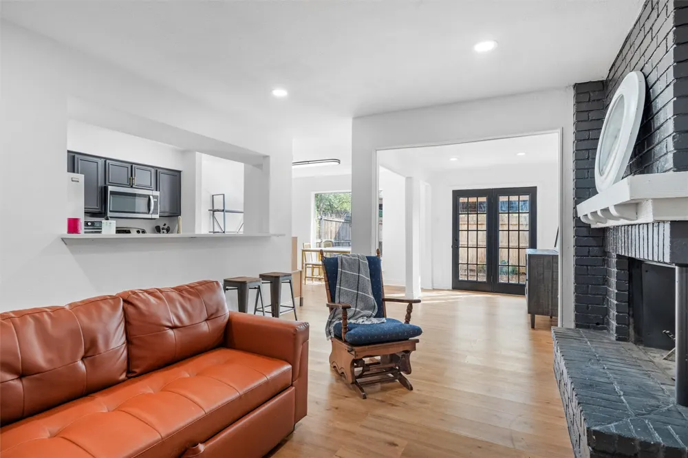 2014 Warnford Place Arlington, TX 76015