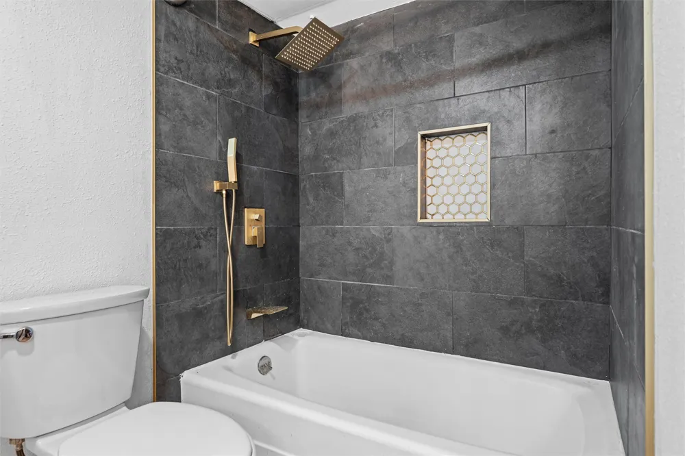 2014 Warnford Place Arlington, TX 76015