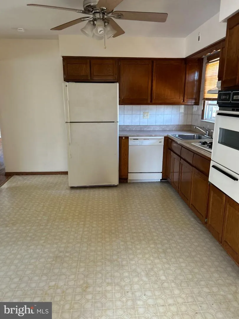 16 STEYN PLACE Passaic, NJ 07055