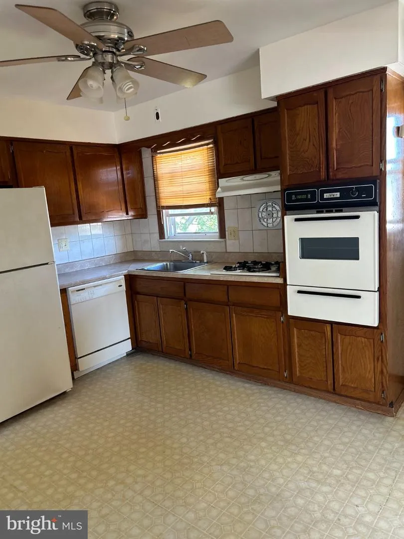 16 STEYN PLACE Passaic, NJ 07055