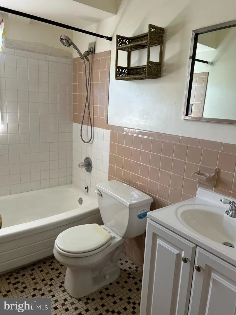 16 STEYN PLACE Passaic, NJ 07055