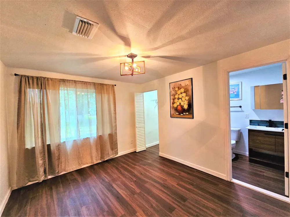 261 6th Court SW Vero Beach, FL 32962
