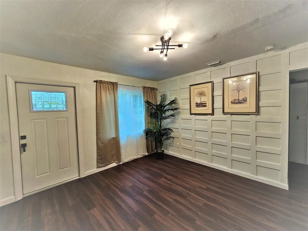 261 6th Court SW Vero Beach, FL 32962