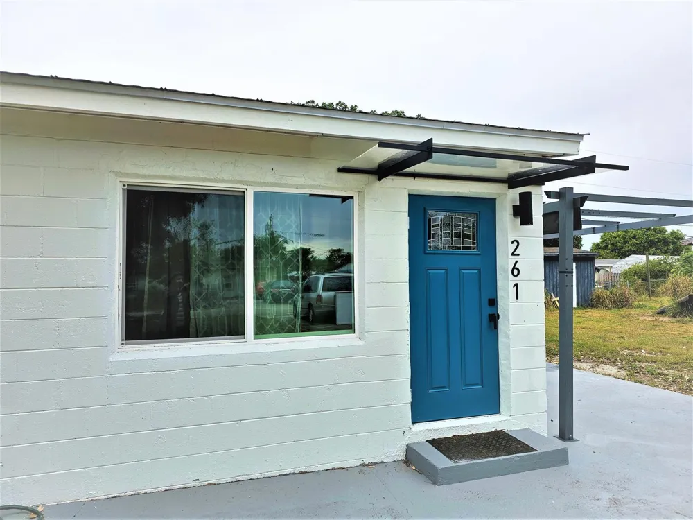 261 6th Court SW Vero Beach, FL 32962