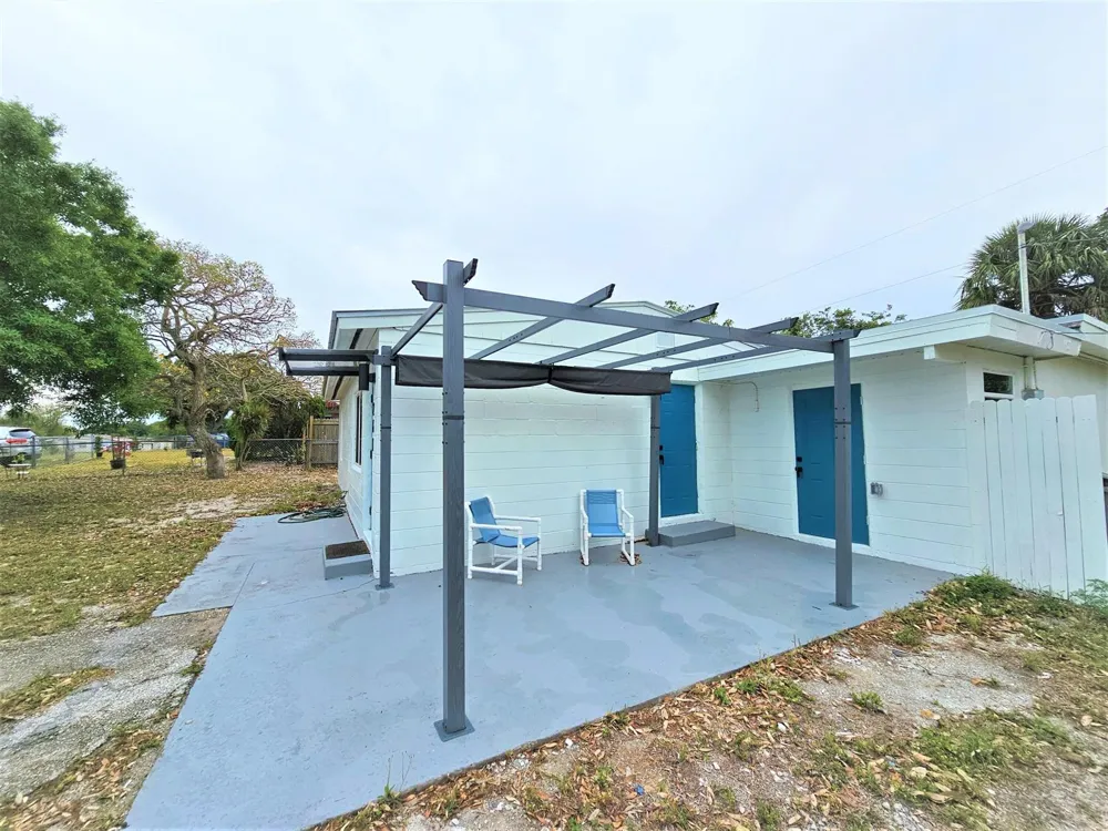 261 6th Court SW Vero Beach, FL 32962