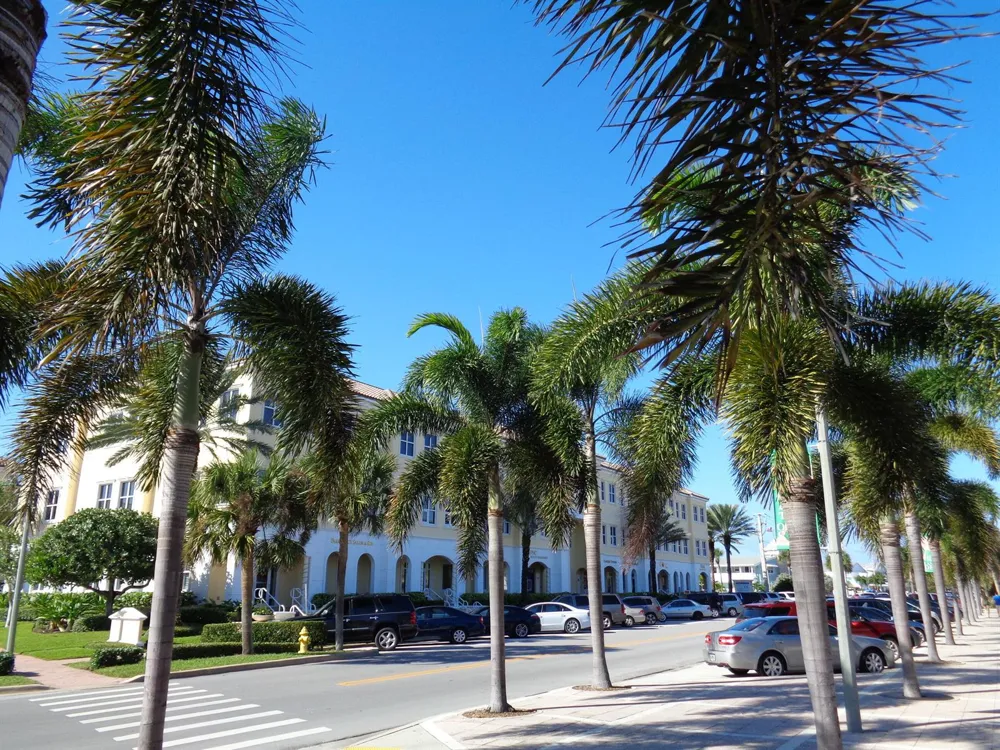 261 6th Court SW Vero Beach, FL 32962