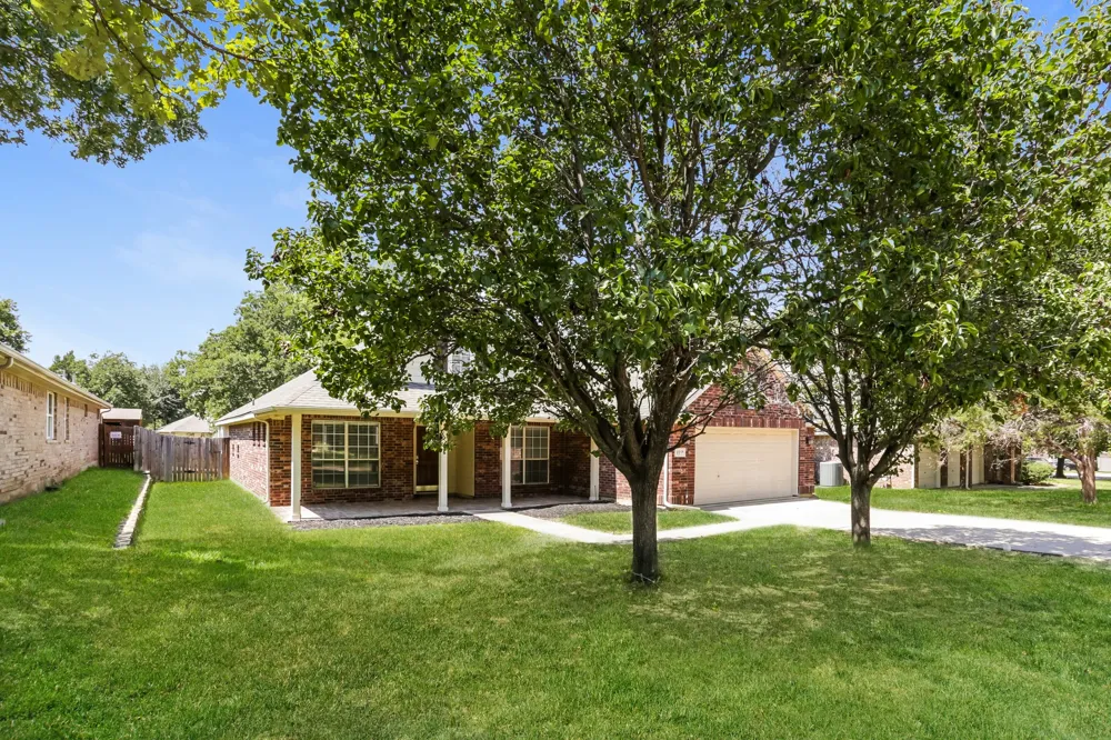 2217 Forest Park Circle Mansfield, TX 76063