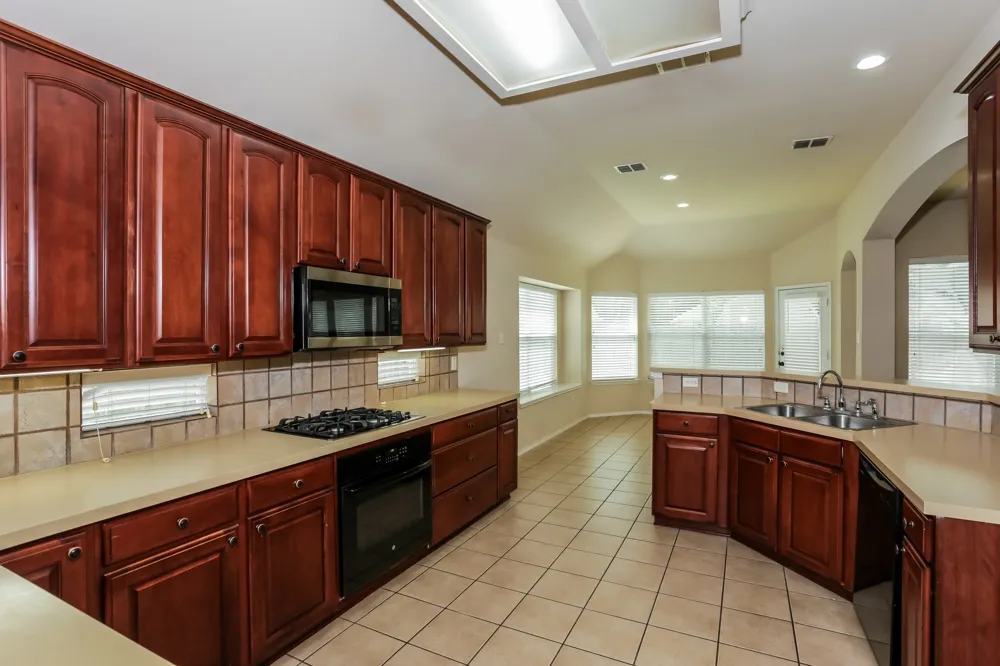 2217 Forest Park Circle Mansfield, TX 76063