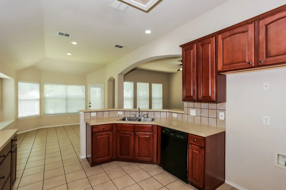 2217 Forest Park Circle Mansfield, TX 76063