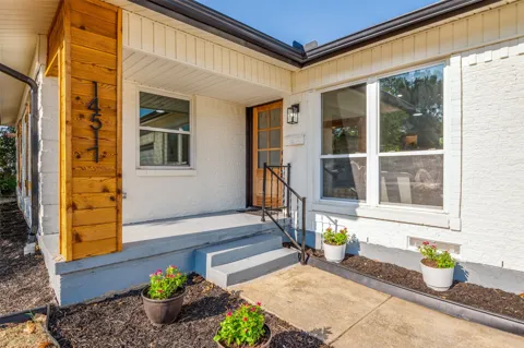 14517 Dennis Lane