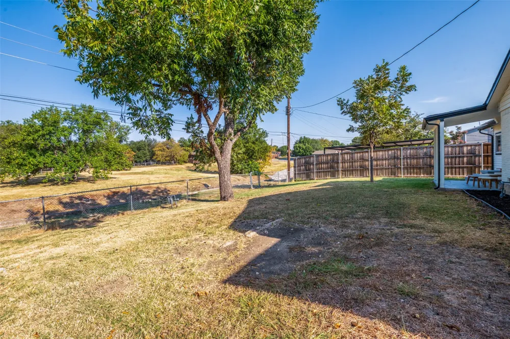 14517 Dennis Lane Farmers Branch, TX 75234