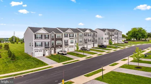 448 BRADFORD DRIVE