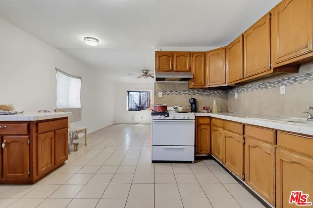 331 W 92nd Street Los Angeles, CA 90003