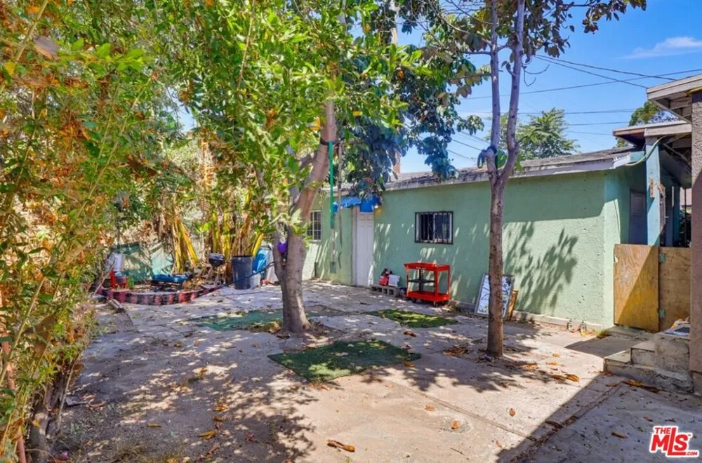 331 W 92nd Street Los Angeles, CA 90003
