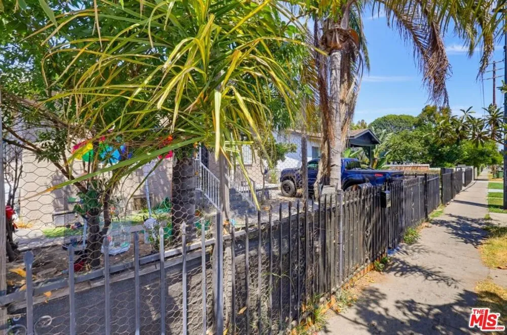 331 W 92nd Street Los Angeles, CA 90003