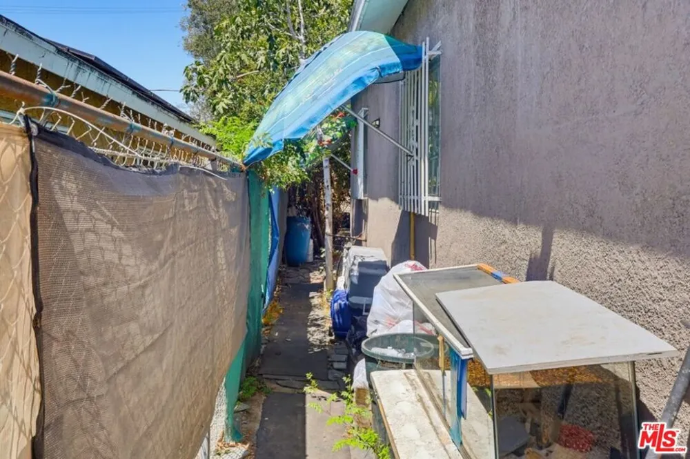 331 W 92nd Street Los Angeles, CA 90003