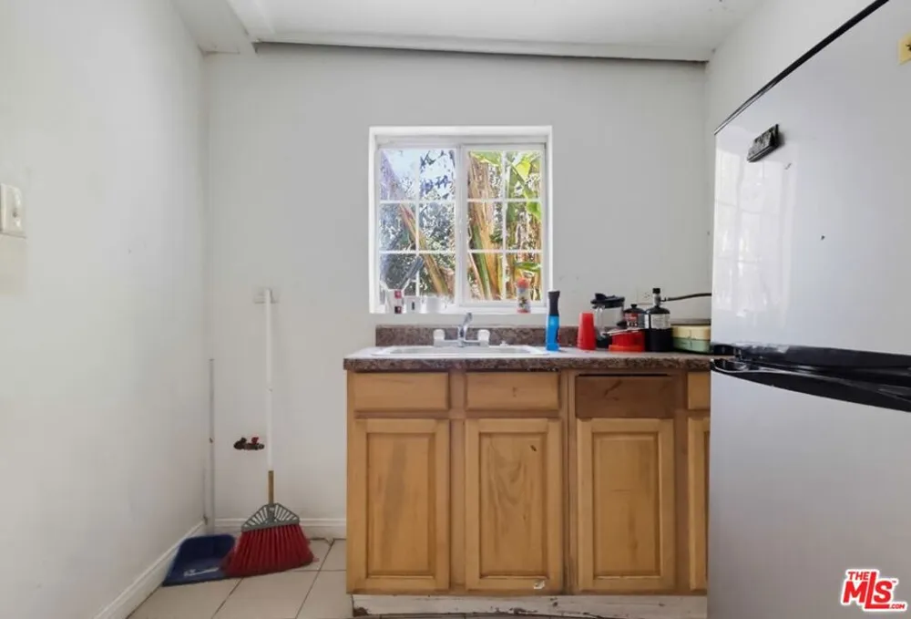 331 W 92nd Street Los Angeles, CA 90003