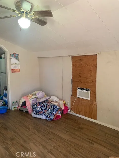 1240 E Mayberry Hemet, CA 92543