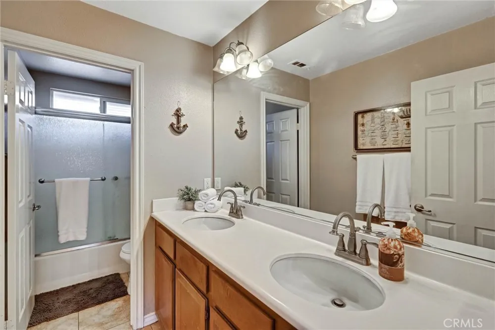 5583 Harmony Eastvale, CA 91752