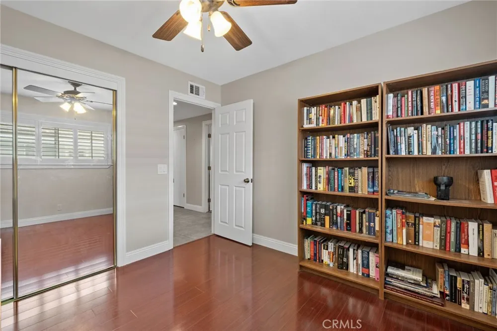 302 Sarah Avenue Placentia, CA 92870