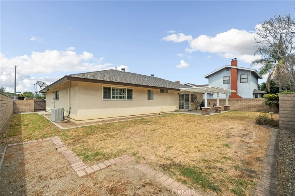 302 Sarah Avenue Placentia, CA 92870