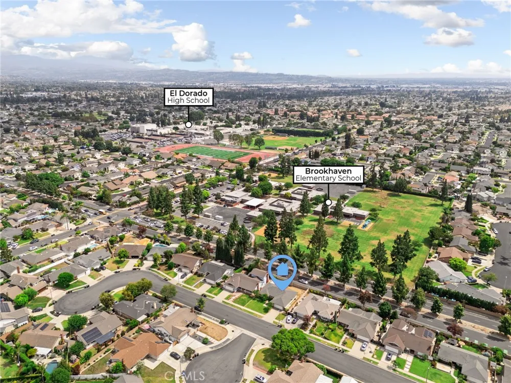 302 Sarah Avenue Placentia, CA 92870