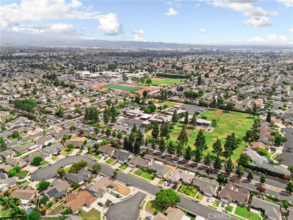 302 Sarah Avenue Placentia, CA 92870