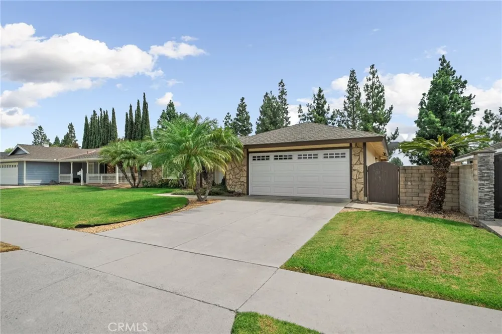 302 Sarah Avenue Placentia, CA 92870