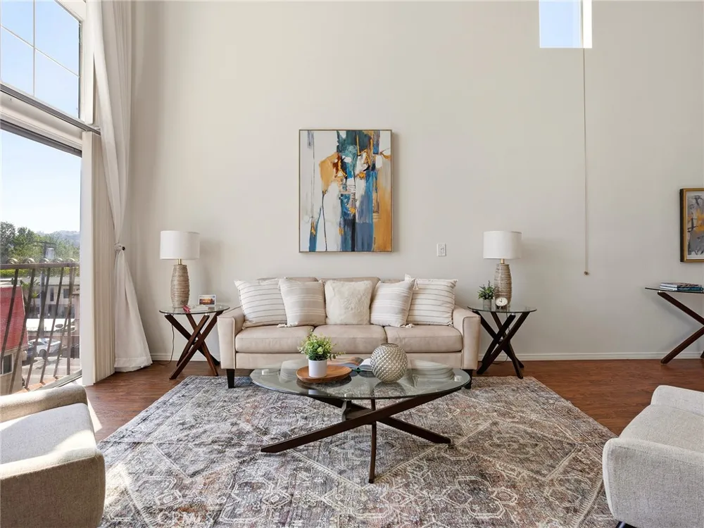 11044 Acama Street #302 Studio City, CA 91602