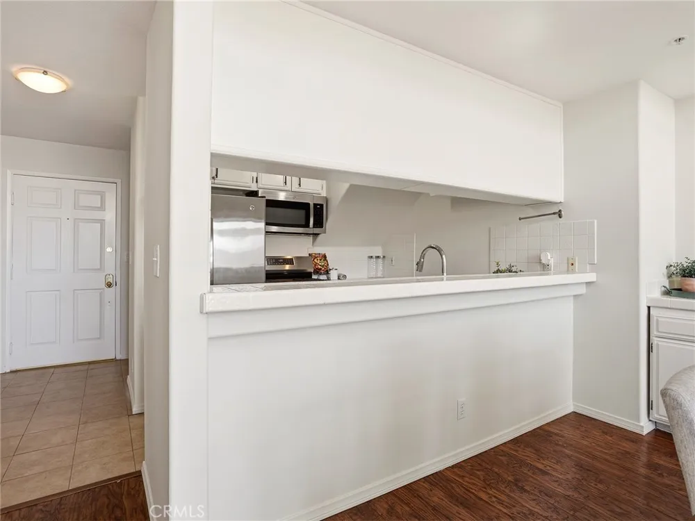 11044 Acama Street #302 Studio City, CA 91602