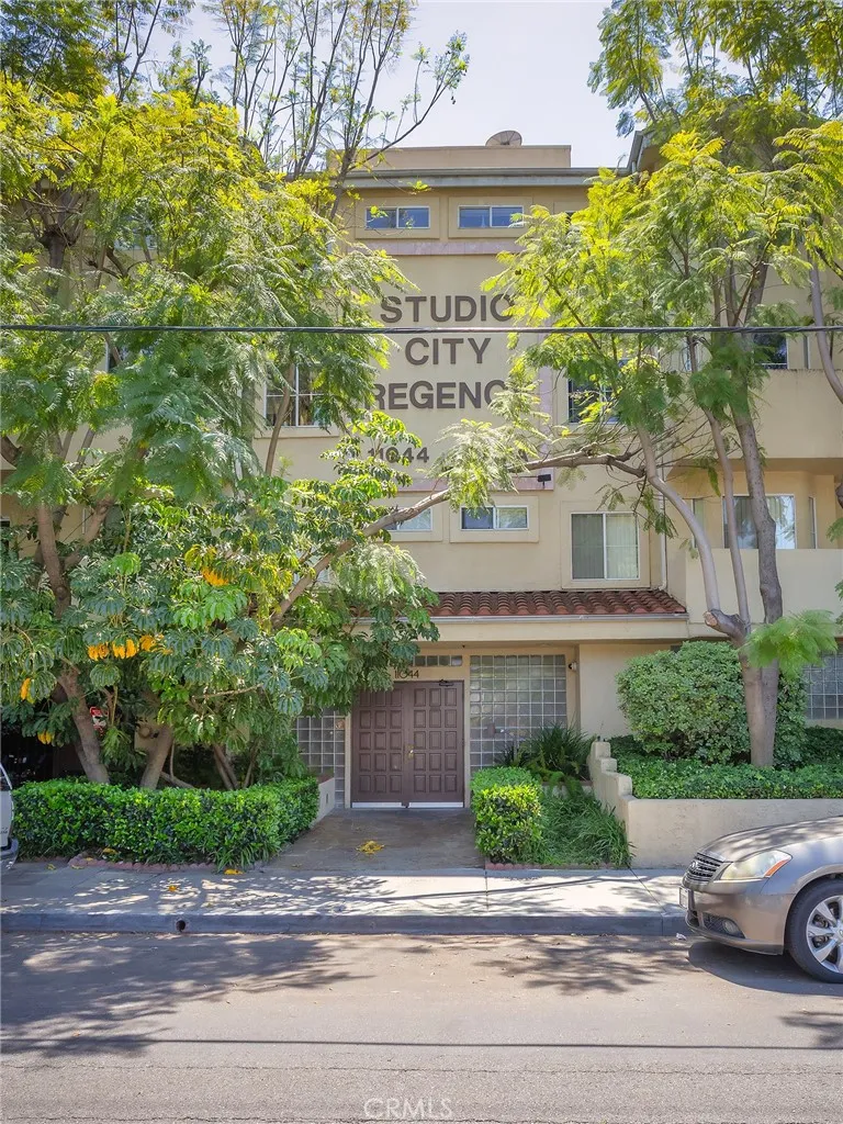 11044 Acama Street #302 Studio City, CA 91602