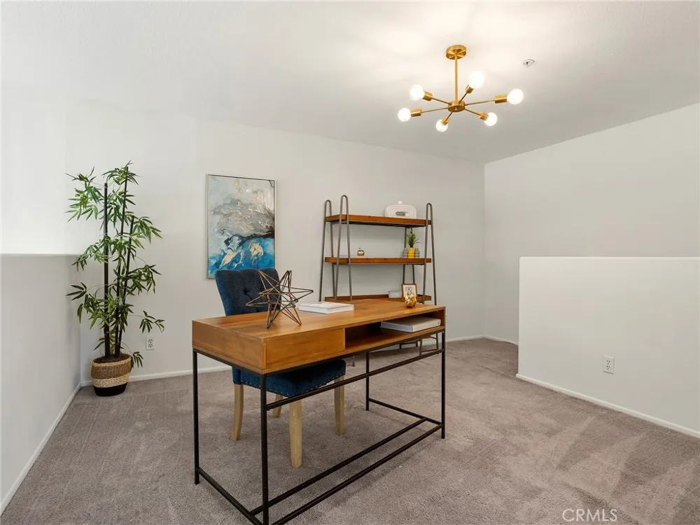 11044 Acama Street #302 Studio City, CA 91602