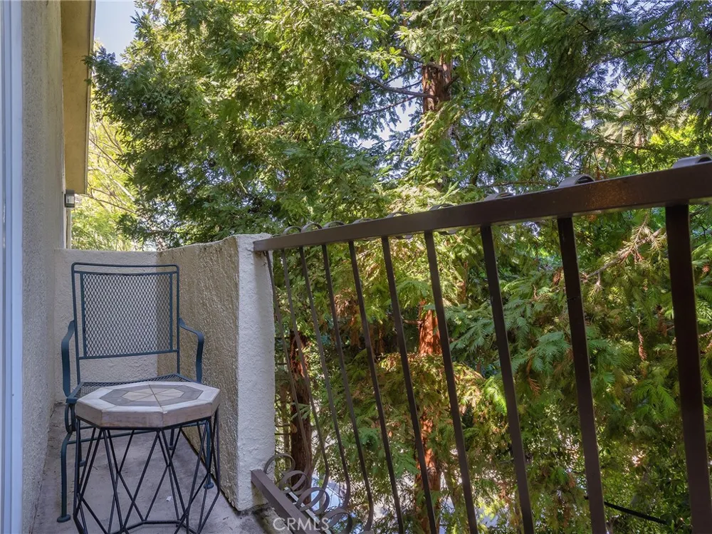 11044 Acama Street #302 Studio City, CA 91602