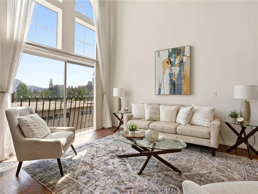 11044 Acama Street #302 Studio City, CA 91602