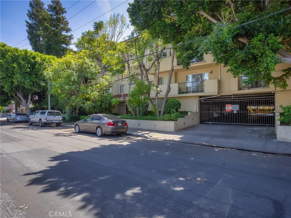 11044 Acama Street #302 Studio City, CA 91602