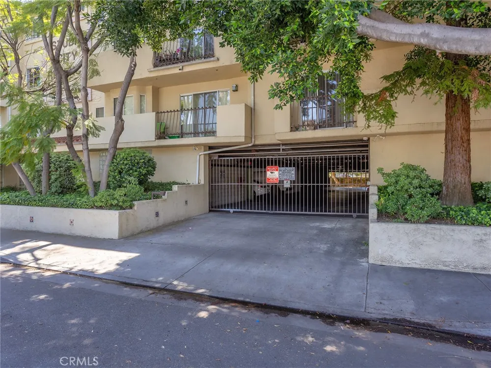 11044 Acama Street #302 Studio City, CA 91602