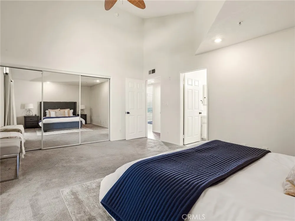11044 Acama Street #302 Studio City, CA 91602