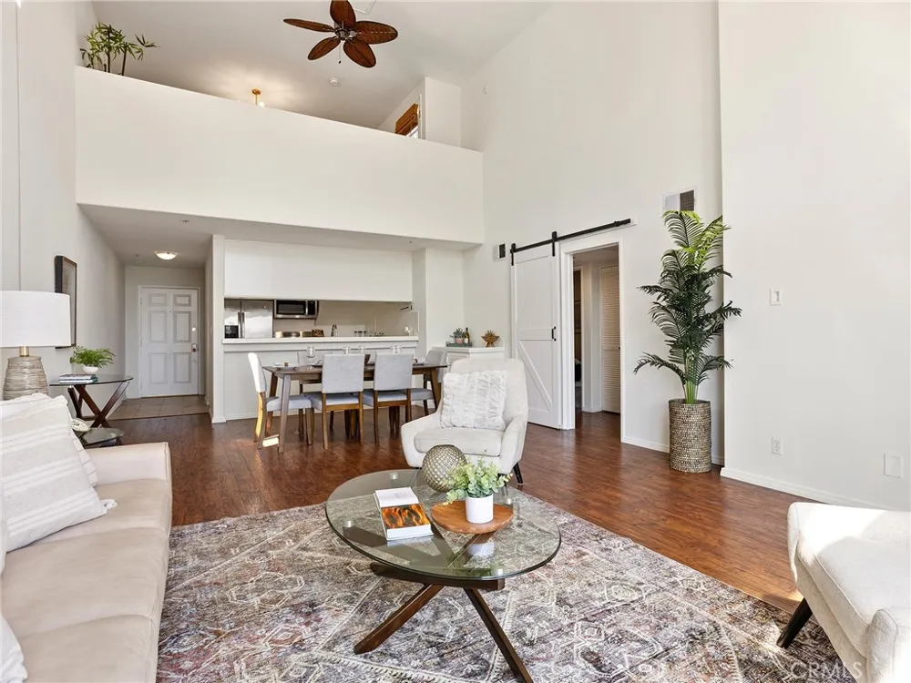 11044 Acama Street #302 Studio City, CA 91602