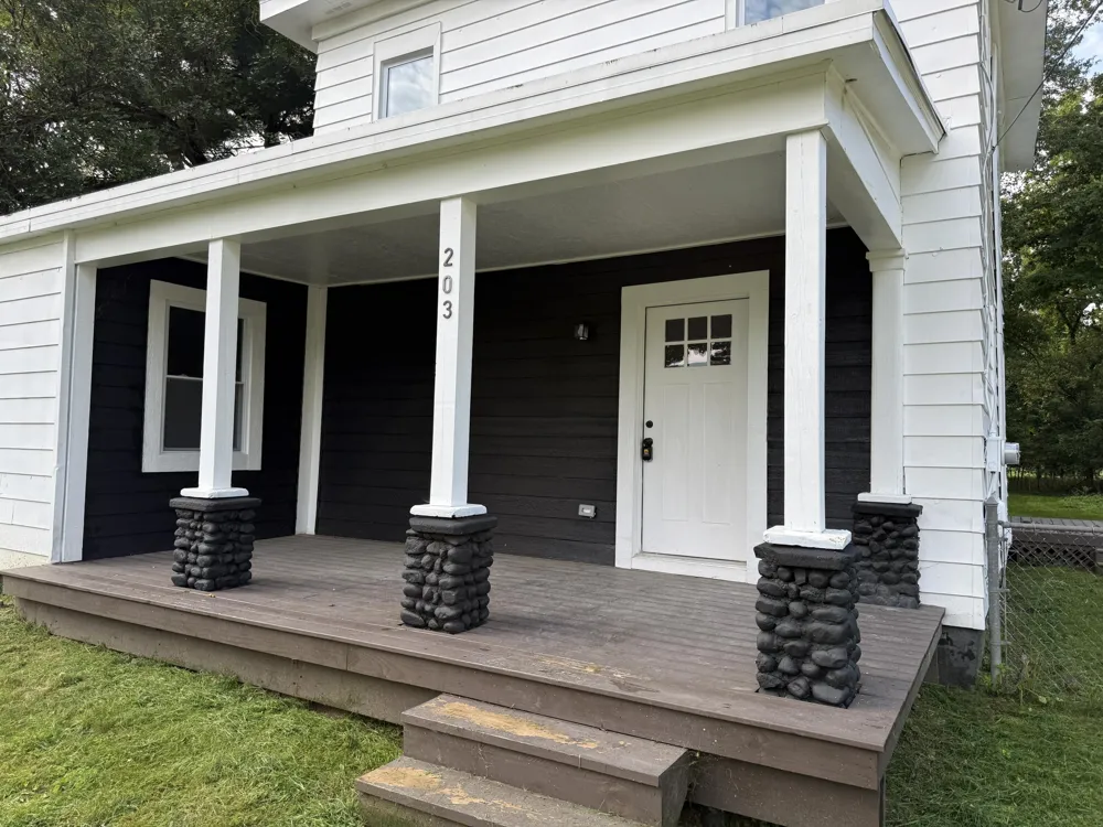 203 E Commercial Street Norvell, MI 49263