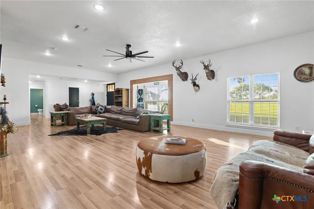 1591 Leissner School Road Seguin, TX 78155